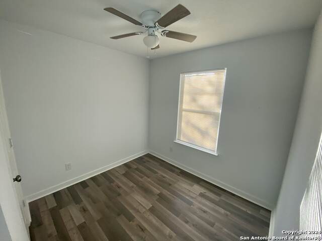 Image 4 of 17 For 1522 Elmendorf St S 101