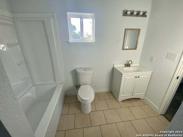 Image 8 of 17 For 1522 Elmendorf St S 101