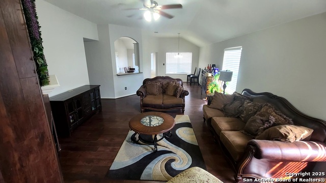 Image 4 of 20 For 8242 Pioneer Oak
