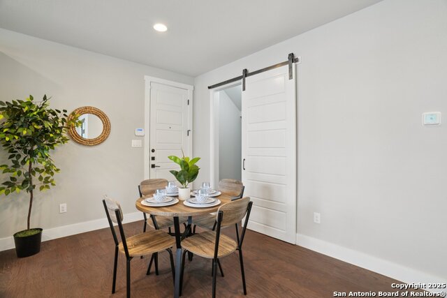 Image 11 of 43 For 140 Claremont 101