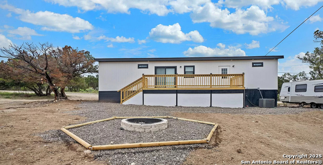 Listing photo id 13 for 6739 Whartons Dock