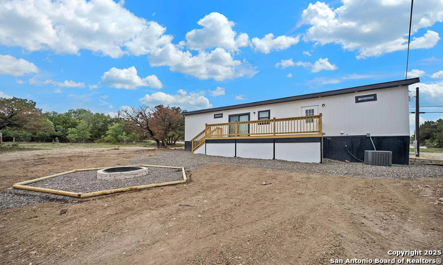 Listing photo id 14 for 6739 Whartons Dock