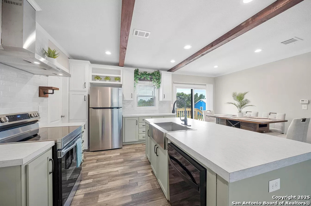 Listing photo id 4 for 6739 Whartons Dock