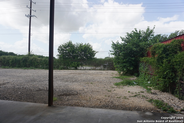 Listing photo id 10 for 0 Fm 1346  