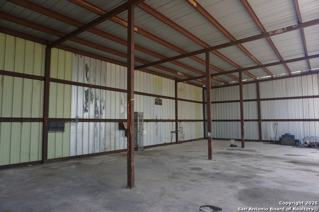 Listing photo id 12 for 0 Fm 1346  