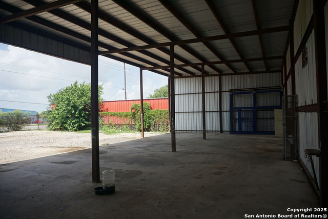 Listing photo id 15 for 0 Fm 1346  