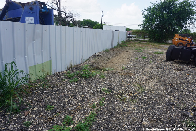 Listing photo id 19 for 0 Fm 1346  
