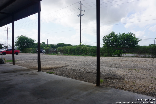 Listing photo id 24 for 0 Fm 1346  