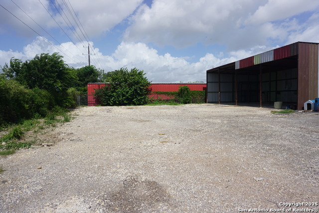 Listing photo id 2 for 0 Fm 1346  