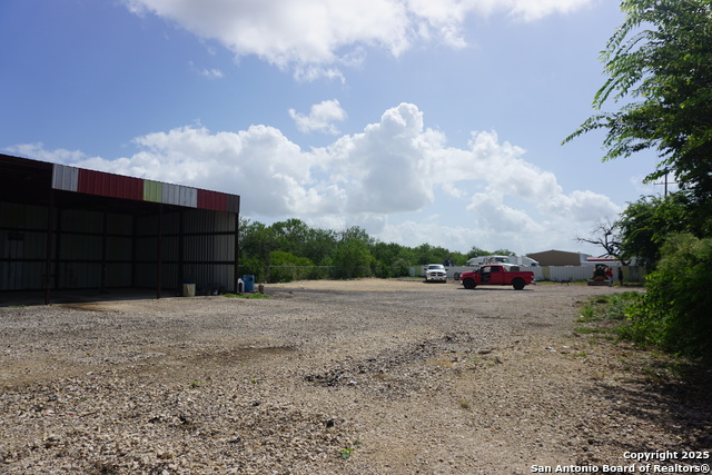 Listing photo id 4 for 0 Fm 1346  