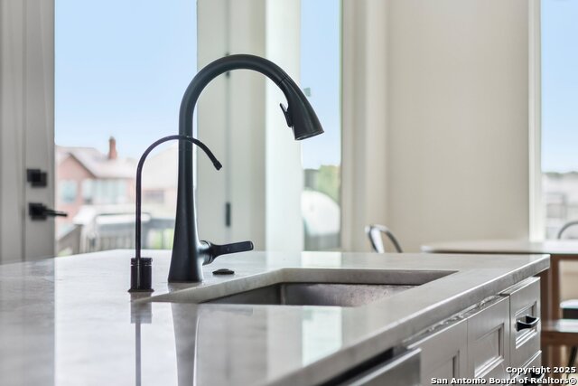 Image 12 of 39 For 517 Preston Trl