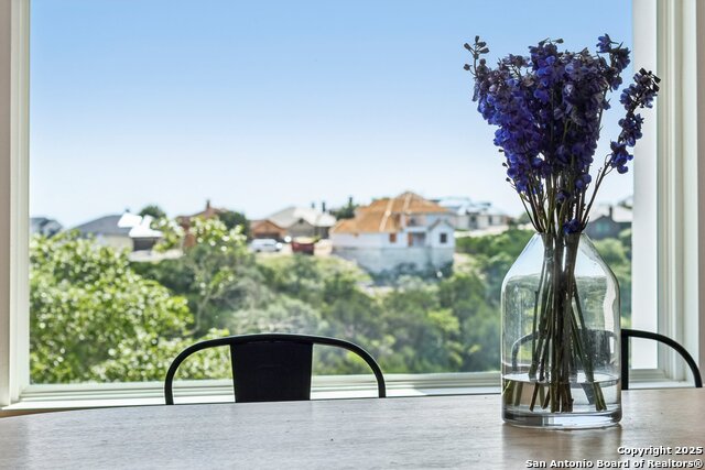 Image 14 of 39 For 517 Preston Trl