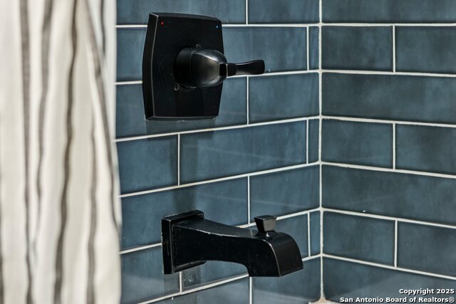 Image 20 of 39 For 517 Preston Trl