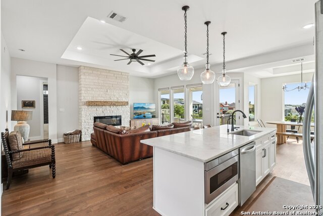 Image 5 of 39 For 517 Preston Trl