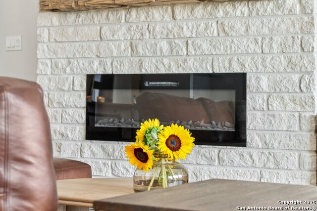 Image 7 of 39 For 517 Preston Trl