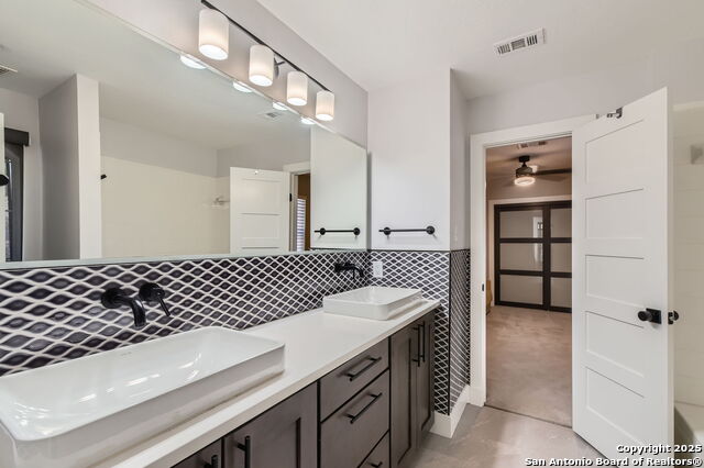 Listing photo id 17 for 6110 Blanco River Pass