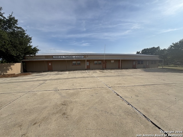Listing photo id 0 for 9520 Us Hwy 87 3