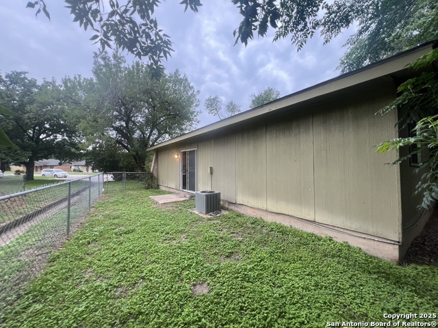 Image 21 of 27 For 1524 Shannon