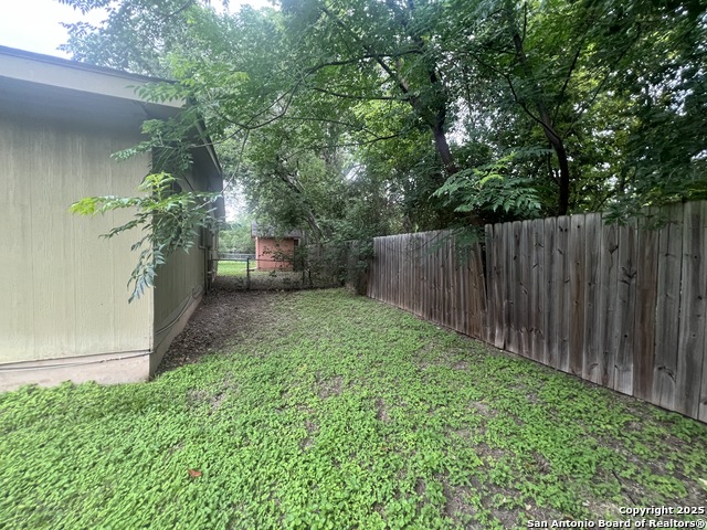 Image 22 of 27 For 1524 Shannon