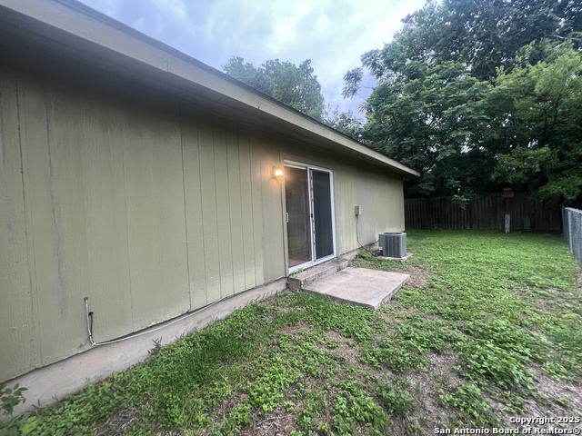 Image 23 of 27 For 1524 Shannon