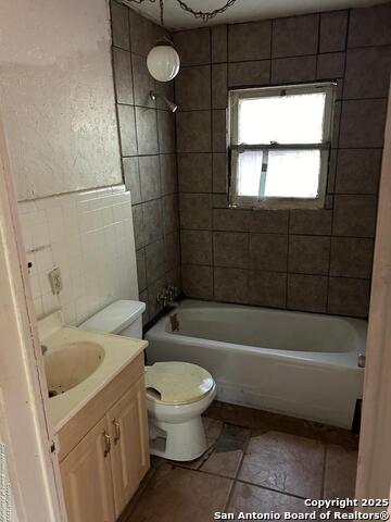 Image 9 of 11 For 227 Noria St