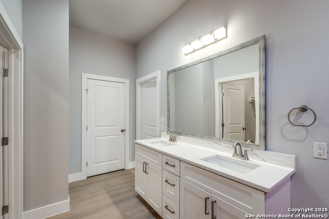 Image 12 of 17 For 455 Hackberry S