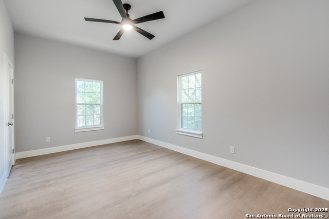 Image 13 of 17 For 455 Hackberry S