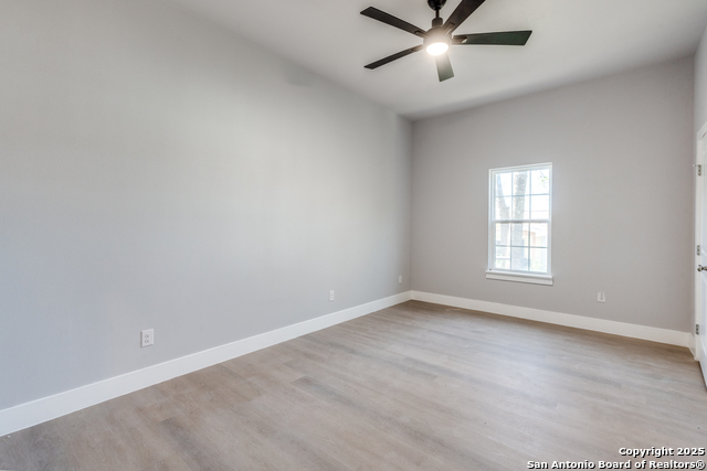 Image 14 of 17 For 455 Hackberry S