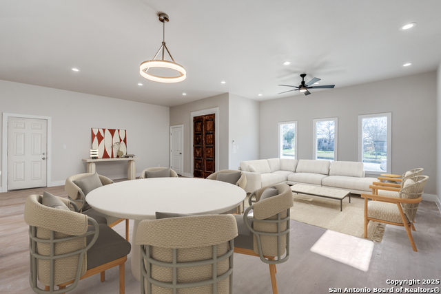 Image 4 of 17 For 455 Hackberry S