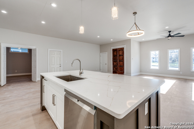 Image 6 of 17 For 455 Hackberry S