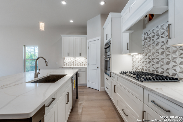 Image 7 of 17 For 455 Hackberry S