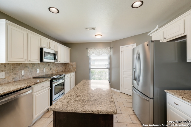 Image 3 of 22 For 25102 Arrow Glen