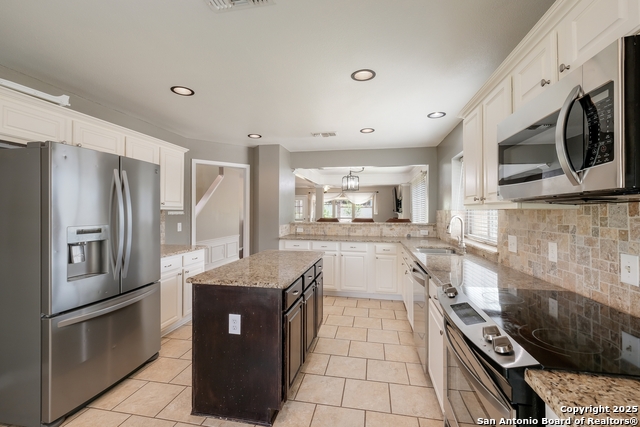 Image 5 of 22 For 25102 Arrow Glen