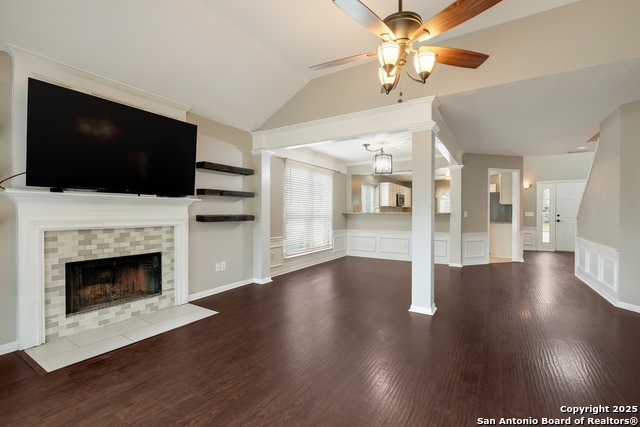 Image 6 of 22 For 25102 Arrow Glen