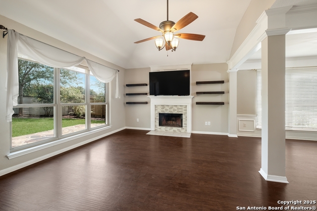 Image 7 of 22 For 25102 Arrow Glen