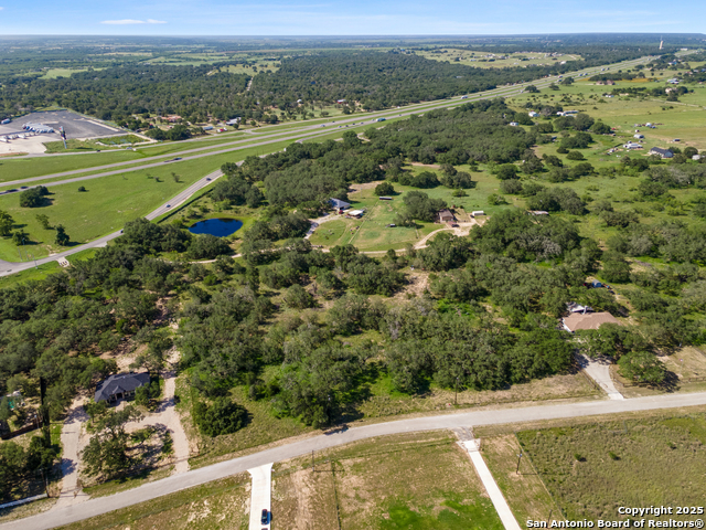 Listing photo id 11 for 163 Palomino Trail