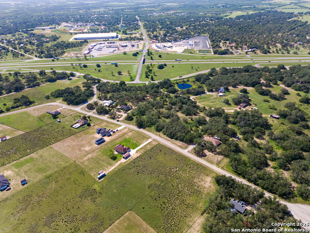 Listing photo id 18 for 163 Palomino Trail