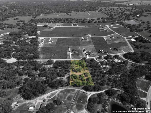 Listing photo id 21 for 163 Palomino Trail