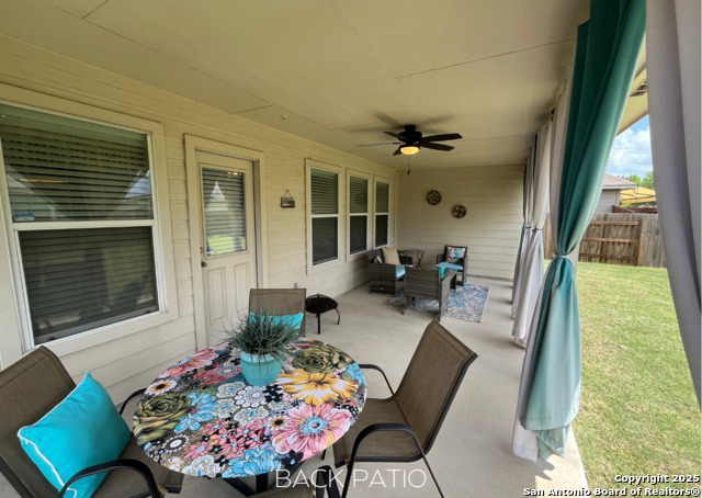 Listing photo id 13 for 4018 Matson Mnr