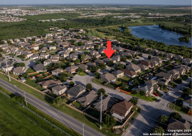 Listing photo id 16 for 4018 Matson Mnr