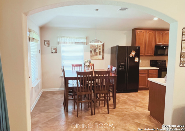 Listing photo id 5 for 4018 Matson Mnr