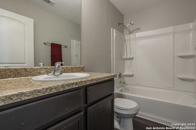 Listing photo id 12 for 6742 Sabinal