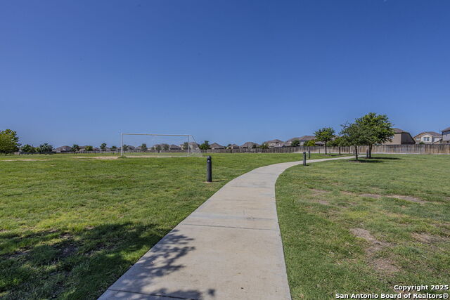 Listing photo id 19 for 6742 Sabinal