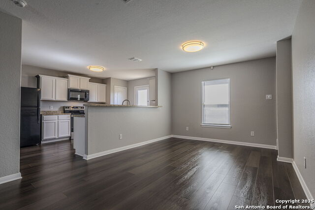 Listing photo id 3 for 6742 Sabinal