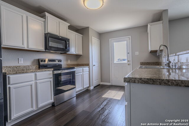 Listing photo id 4 for 6742 Sabinal