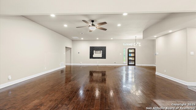 Listing photo id 8 for 1069 Ivy Lane