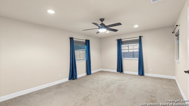 Listing photo id 15 for 1069 Ivy Lane