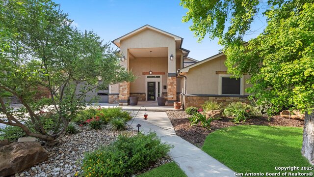 Listing photo id 0 for 1069 Ivy Lane
