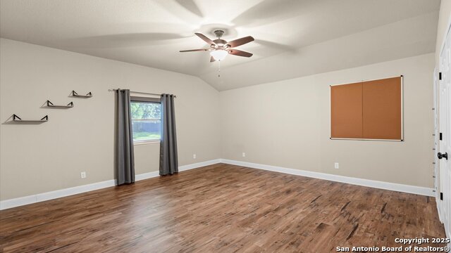 Listing photo id 21 for 1069 Ivy Lane