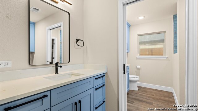 Listing photo id 24 for 1069 Ivy Lane